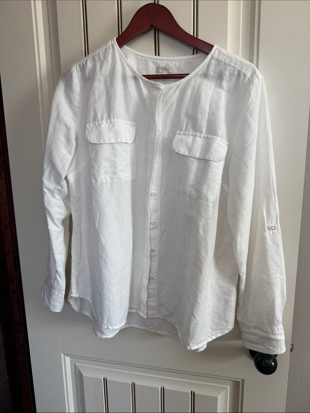 Talbots White Linen Blend Crew-Neck Button Front Shirt with Chest Flaps.   Nice!